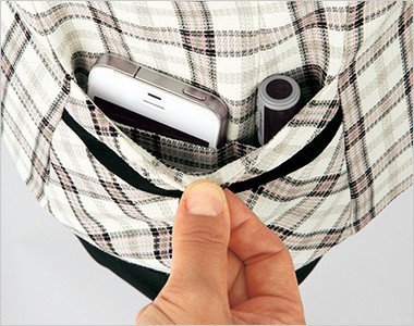 印鑑やスマホも入る高機能の右脇ポケット