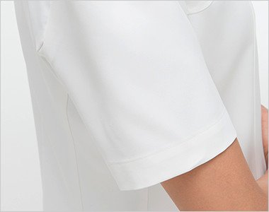 腕を細くみせてくれるスッキリした袖