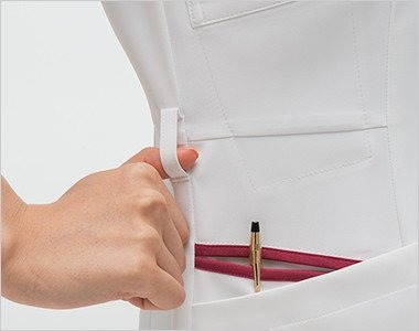 右腰ループ・収納が多い多機能ポケット