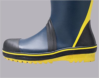5mmの厚みのEVAのインソールを入れているので、衝撃を吸収して足の疲れを軽減します。
